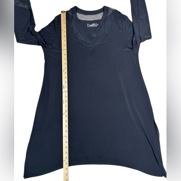 Sympli Black V-Neck Tunic Dress, Elegant Travel-Friendly Wrinkle-Resistant, 14 - Picture 7 of 7